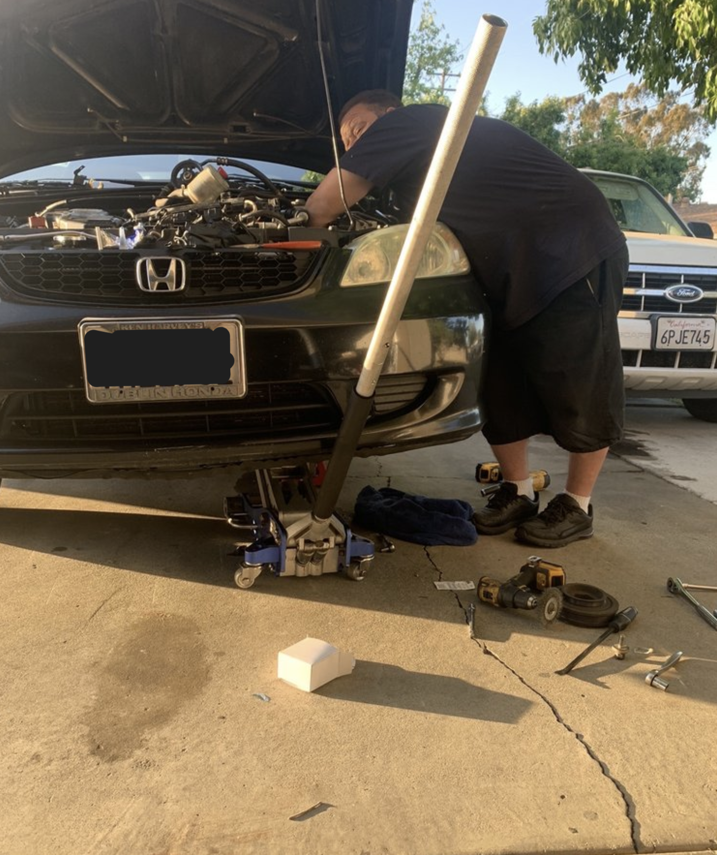 this image shows mechanic in Los Angeles, CA